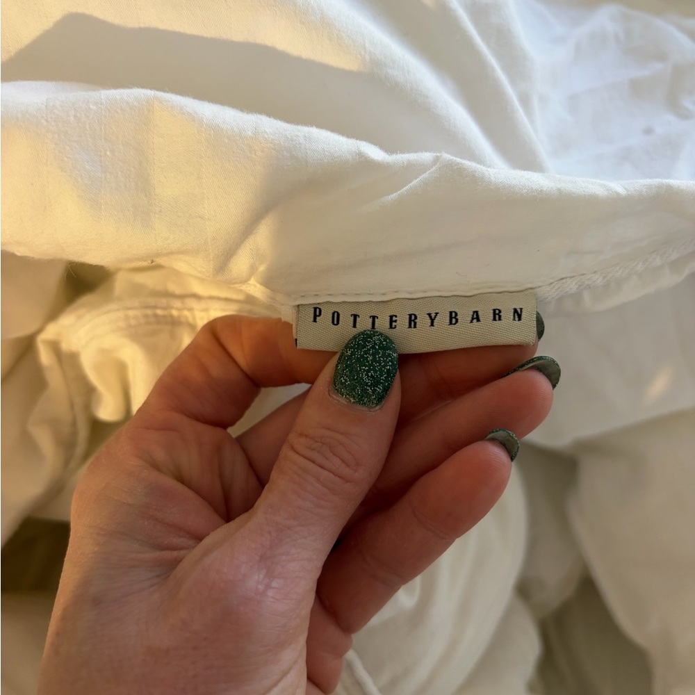 Pottery Barn White Down Comforter- Classic White - Picture 2 of 4
